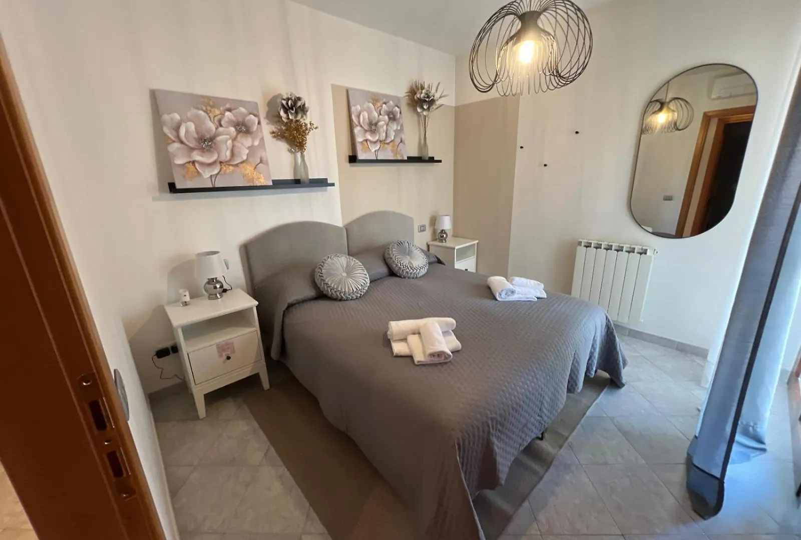Florence Tramway Apartment By Florence Sweet Homes